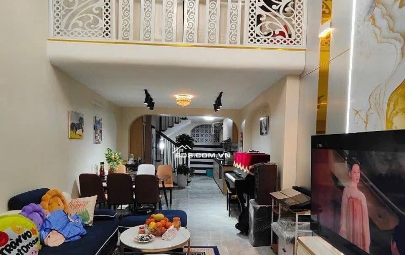 Nhà Đẹp Gần Đường Ô TÔ Trương Định, Hoàng Mai 48/52m, 5 tầng, mt 3.6m, giá 8.8 tỷ.