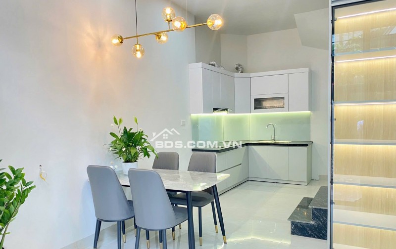 Nhà Đẹp Thang Máy Quan Nhân, Thanh Xuân 30m, 5 tầng, mt 4.6m, giá 7.9 tỷ