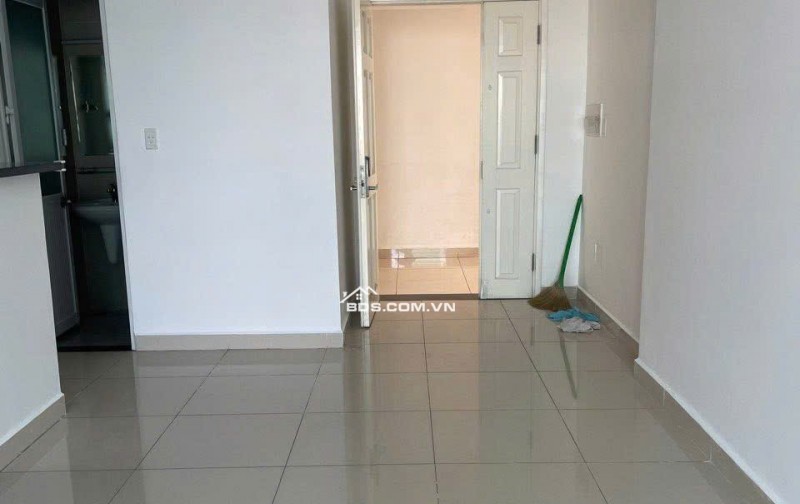 Chung cư Hoa Sen, Lạc Long Quân,p10,Q11: 77m2, 2PN, 2WC, 9tr/th.