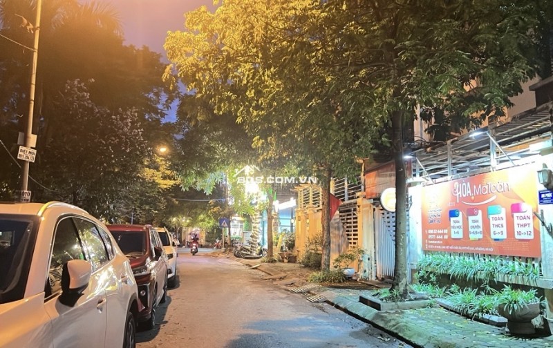 Bán biệt thự làng việt kiều châu âu, diện tích 158m, 4 tầng, mt 9m, kinh doanh tốt