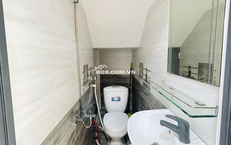 HXH 1 sẹc Q3 sát Q1 thông thẳng Hoàng Sa - xóm Công giáo an lành