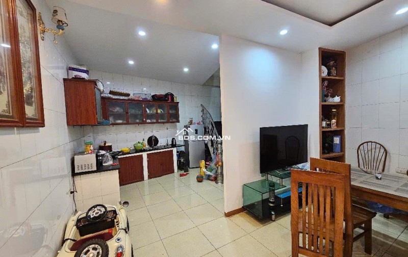 NHÀ PHAN TRỌNG TUỆ, MẶT PHỐ SÁT CẦU BƯƠU, ÔTÔ ĐỖ CỬA, 41m2, MT: 3.5m, NHỈNH 3 CỦ TỎI VÀO VIỆC LUÔN