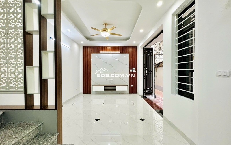  NHÀ 5 TẦNG - 1 NHÀ RA Ô TÔ TRÁNH - FULL NỘI THẤT - Ở NGAY – TRUNG TÂM THẠCH BÀN.