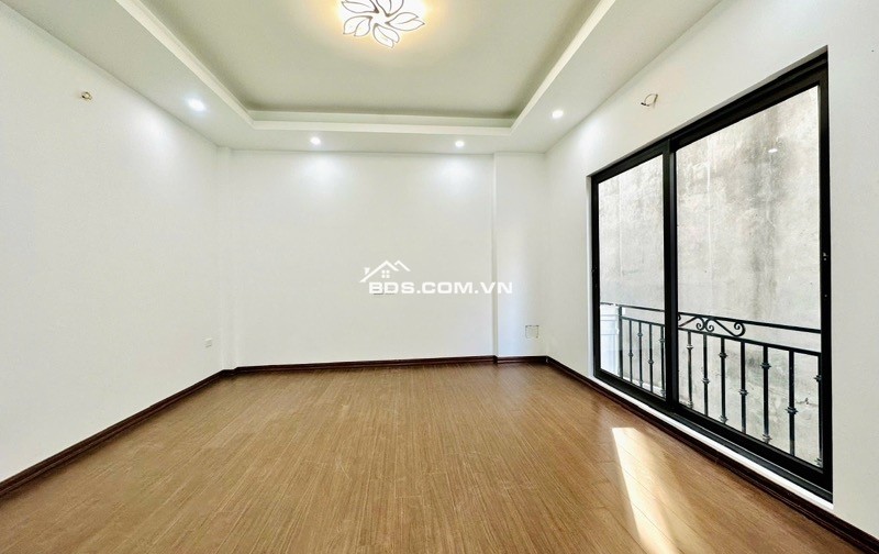  NHÀ 5 TẦNG - 1 NHÀ RA Ô TÔ TRÁNH - FULL NỘI THẤT - Ở NGAY – TRUNG TÂM THẠCH BÀN.