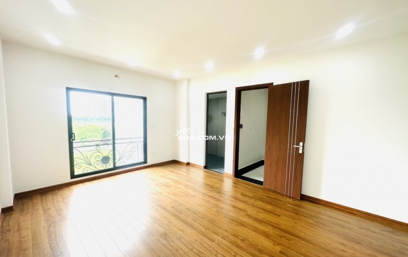 Bán nhà 6 tầng ngõ 68 Nguyễn văn Linh, phường Thạch Bàn – 34 m2, giá 5,xx tỷ.