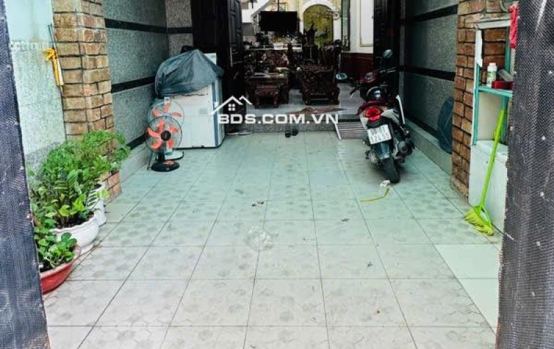 Bán Nhà Phường Tân Chánh Hiệp Quận12 , Nhà 4 Tầng: DT:( 4m x 17m ), Sổ Công Nhận 67m2