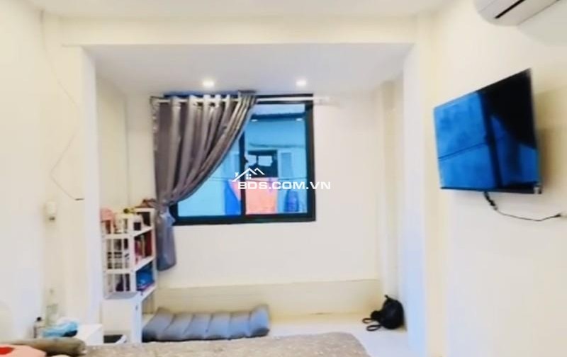 NHÀ MỚI XÂY ĐẸP NGUYỄN TRI PHƯƠNG, Q10 – NỞ HẬU, DT 29M²