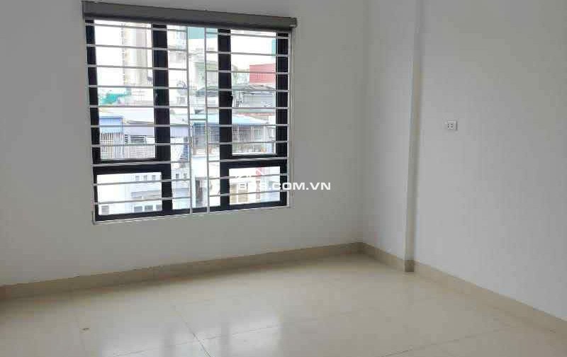 NHÀ ĐẸP KÍNH KOONG, MỚI XÂY, 32/35 M2, 2 PHÚT XE MÁY RA CHỢ TỨ HIỆP, TRUNG TÂM HUYÊN, 5 tyr nhỉnh , TÌM CHỦ GẤP