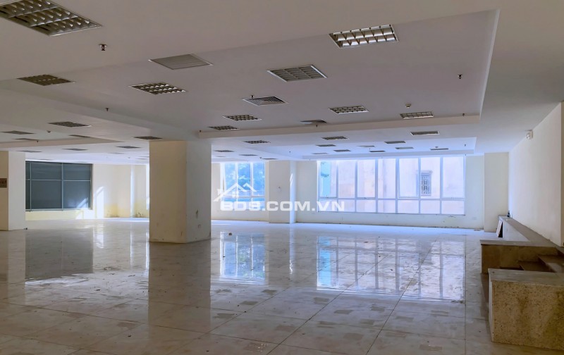 CHO THUÊ MẶT BẰNG - VỊ TRÍ ĐẮC ĐỊA ĐỂ KINH DOANH TẠI PHẠM VĂN ĐỒNG