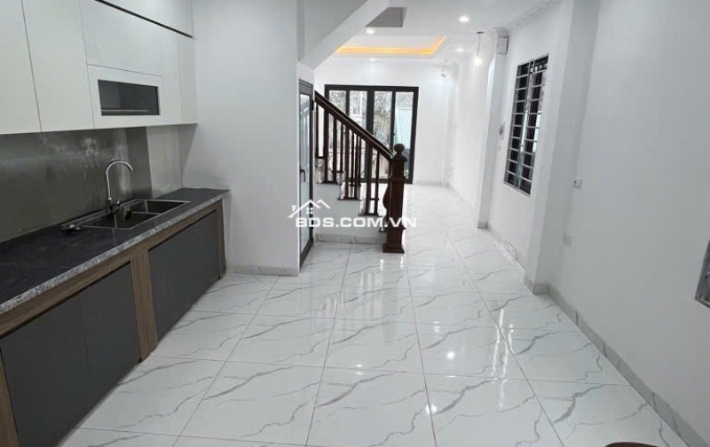 Bán Nhà Ngọc Hồi,Thanh trì, 6,15 tỷ, 40m2, 5PN, 4WC, lô góc,ô tô ngủ trong nhà,Pháp lý đầy đủ,