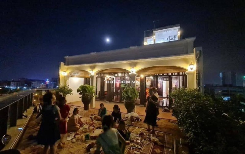 Bán Nhà Mặt Phố VIP, Hoàng Cầu, Đống Đa 216m, 9 tầng, mt10.5m, giá 118 tỷ