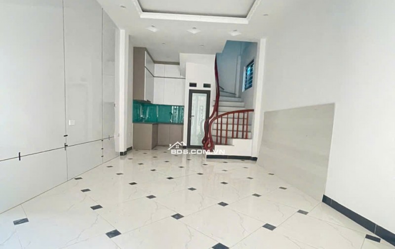 chỉ 5 tỷ nhà Tam Hiệp, Thanh Trì, gần 35m*5 tầng , full công năng - ngõ nông ,gần ô tô.