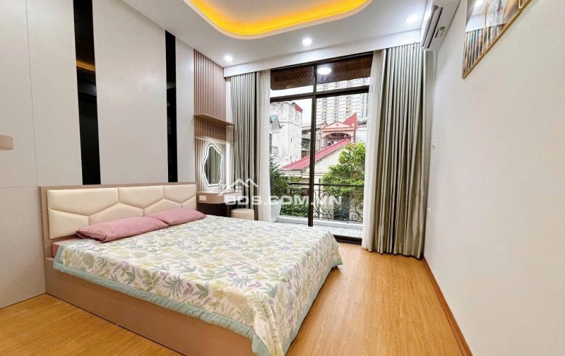 Bán Nhà Phố Chùa Láng - 2 Thoáng - Ở Ngay - Full Nội Thất - 46m, 4Tầng - Chỉ 10.9 Tỷ.