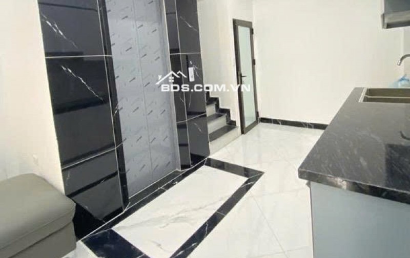 Nhỉnh 8 Tỷ -Khương Đình,TX- Thang Máy - Ở Ngay - Gần Phố - 3 Gác Tránh - 33m, 6 Tầng.