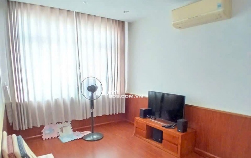 Chung cư Âu Cơ Tower, Âu Cơ, TP: 85m2, 2p ngủ rộng, ban công, 10tr5/th.