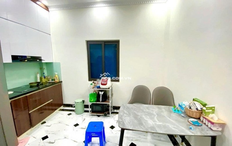 Bán Nhà Pháo Đài Láng, Đống Đa - Gần Phố - Full Nội Thất - 43m, 5 Tầng. Chỉ 10.4 Tỷ.
