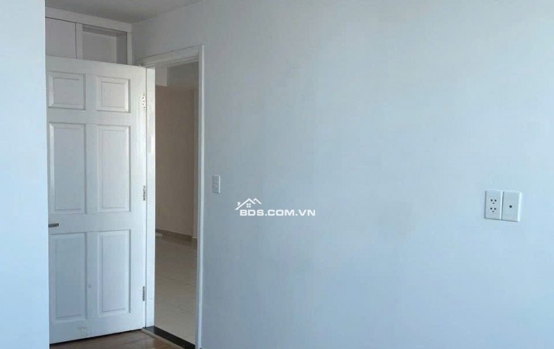 Chung cư Hoa Sen, Lạc Long Quân,p10,Q11: 77m2, 2PN, 2WC, 9tr/th.
