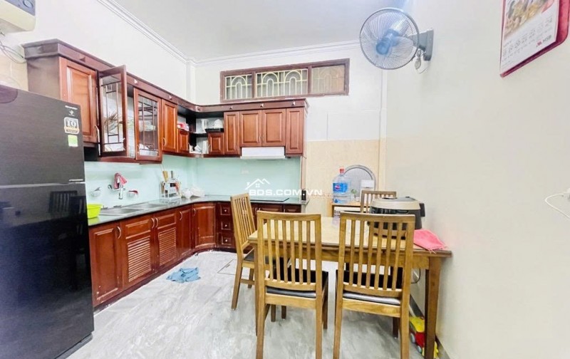 Nhỉnh 9 Tỷ - Pháo Đài Láng, Đống Đa - Gần Phố - 2 Thoáng - 46m, 5 Tầng.