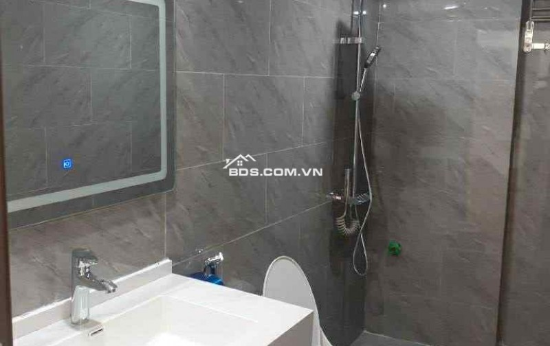Chính chủ bán căn nhà Nguyễn Văn Huyên ngõ thông gần phố