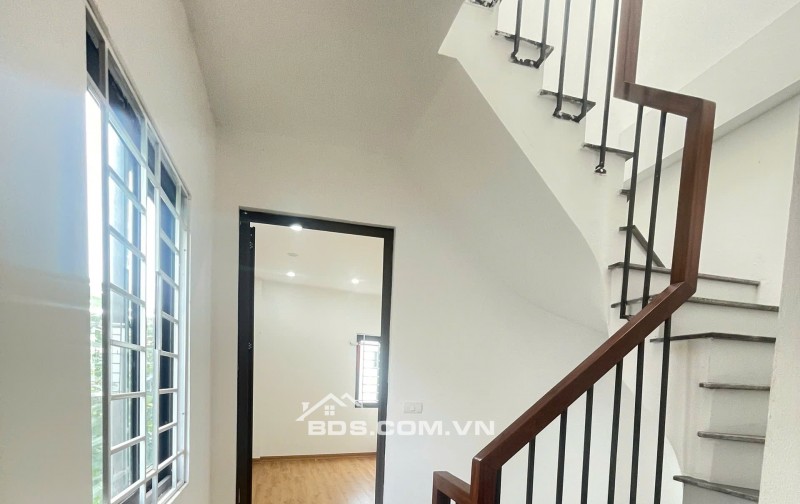4 tỷ nhà Ngọc hồi, Thanh Trì, 40m2 xây 3 tầng , full công năng - ngõ nông ,gần ô tô.