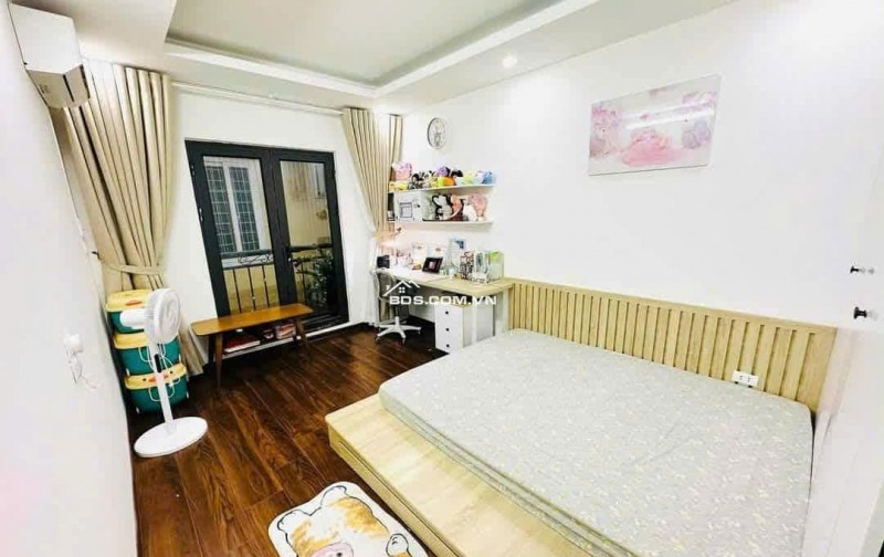 Bán nhà phân lô khu vực Đền Lừ, sổ đỏ chính chủ, nhà 5 tầng