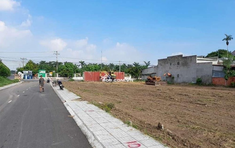 BÁN 4 500M2 GIÁ 150 TRIỆU GỌI O93.888.9O35 ĐẤT GẦN KCN SHR BAO MỌI PHÍ SANG TÊN