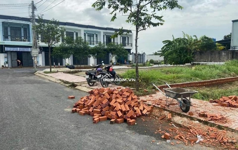 BÁN GẤP NỀN ĐẤT KDC LONG HÒA - DT 90M2 FULL THỔ 650TR TL, SẴN SHR ĐẦU TƯ HOẶC Ở NGAY