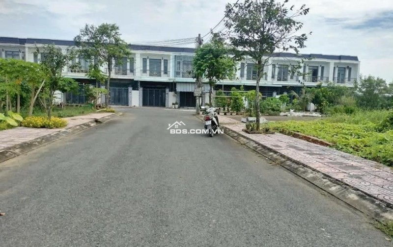 BÁN GẤP NỀN ĐẤT KDC LONG HÒA - DT 90M2 FULL THỔ 650TR TL, SẴN SHR ĐẦU TƯ HOẶC Ở NGAY
