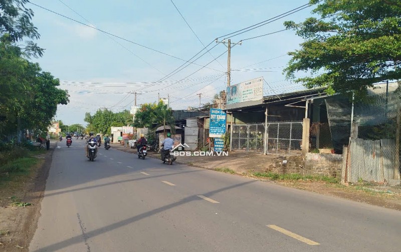 Bán đất xã Trảng Bom, cách Nguyễn Hoàng 50m, giá 850 triệu