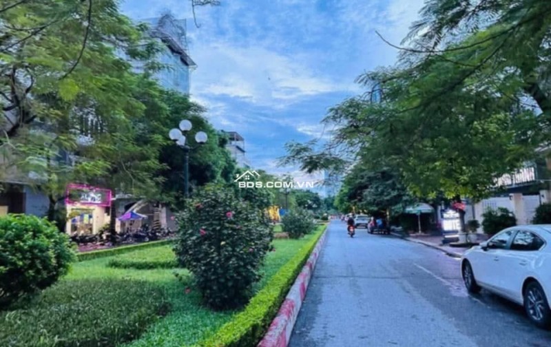 Bán nhà Khu DV Cây Quýt KĐT Văn Khê DT 44m2, 5 Tầng, MT 4m, giá 16.9 tỷ Hà Đông