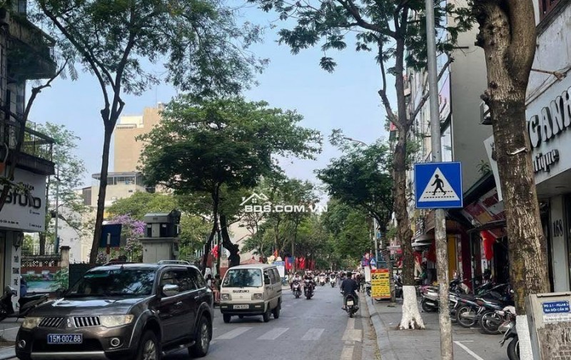 Bán Đất Phố Đội Cấn- BA ĐÌNH. 85m2 =12 Tỷ. 141TR/1M2. SỔ Vuông