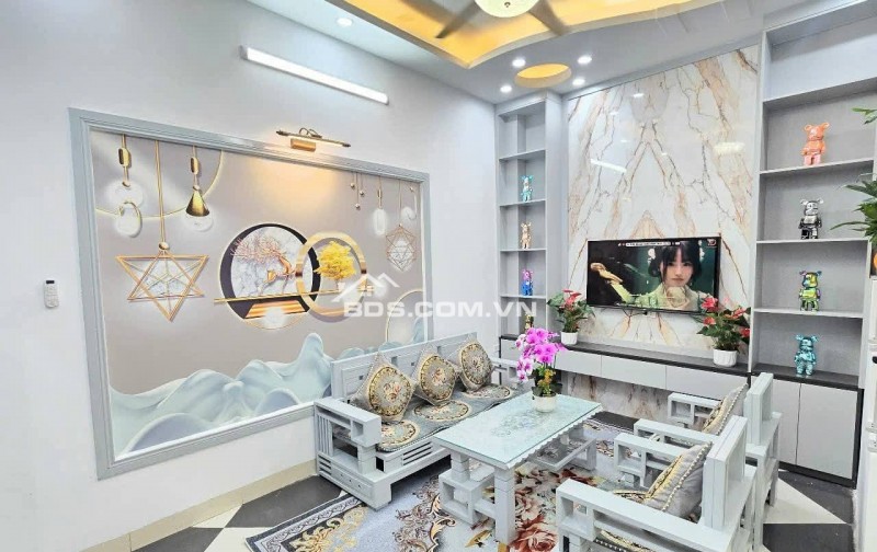 Nhà Đẹp Gần Đường Ô Tô, Đường Hoàng Mai 28/30m, 5 tầng, mt 5m, giá 6.68 tỷ
