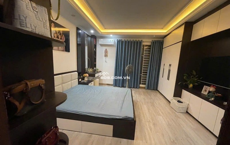 Bán nhà TT Văn Điển - Ngọc Hồi, nhà 5 tầng,full công năng,nội thất,ô tô đỗ cổng chỉ 5đ