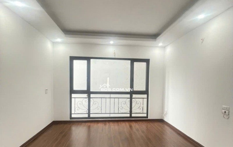 chỉ 5 tỷ nhà Tam Hiệp, Thanh Trì, gần 35m*5 tầng , full công năng - ngõ nông ,gần ô tô.