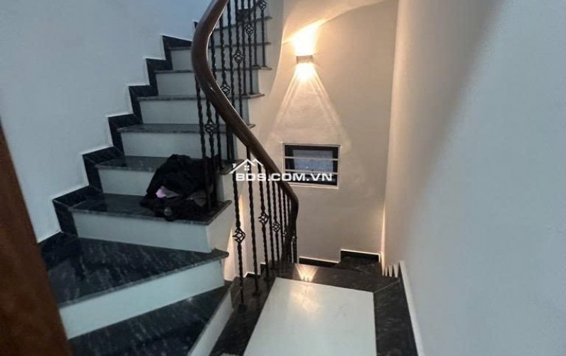 Bán Nhà Phố Kim Giang, Thanh Xuân - Gần Phố - 3 gác Tránh - 33m, 5Tầng. Nhỉnh 7 Tỷ.