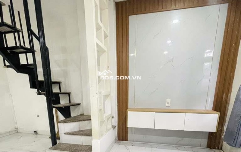 Cần Bán Căn Nhà 2 Tầng DT: 24m2 , 2PN,  2WC ,Sổ Hồng riêng đã hoàn công