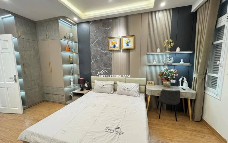 Nhà Đẹp Gần Đường Ô TÔ Tân Mai, Hoàng Mai 35m, 5 tầng, mt 3.7m, giá 10 tỷ