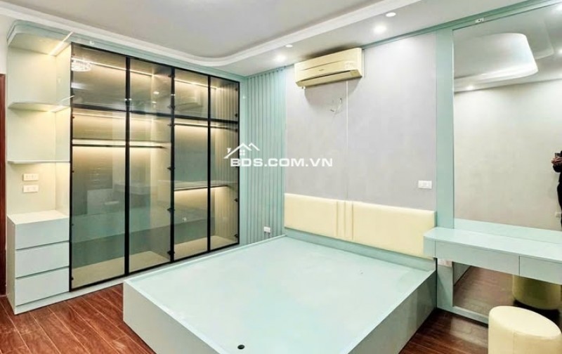 Chỉ 9,8 tỷ nhà mặt ngõ Hai Bà Trưng. 3 nhà ra phố. Kinh doanh - ô tô đỗ cửa - lô góc