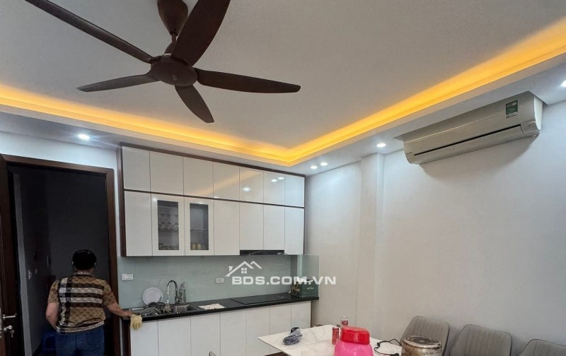 Nhà Đẹp Mặt Phố Kinh Doanh Tây Sơn, Đống Đa 35/40m, 8 tầng, mt 5,2m, giá 28.2 tỷ