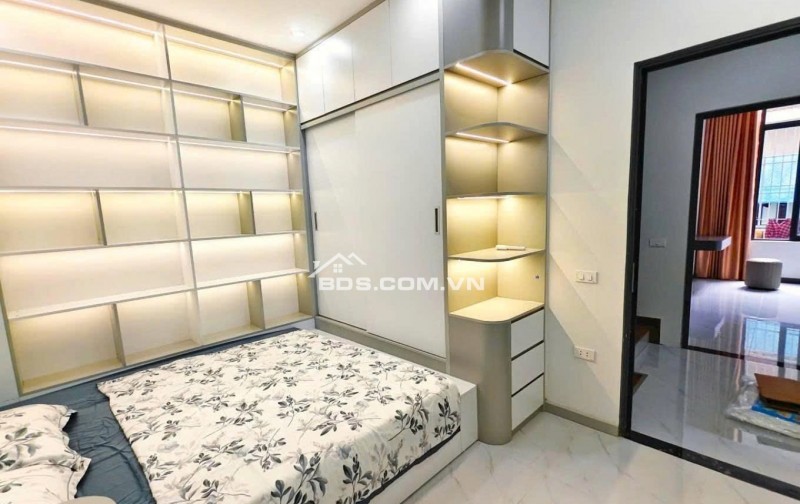 Hiếm ! Nhỉnh 9 Tỷ - Trung Tâm Quận Đống Đa - Gần Phố - Full Nội Thất - 51m, 4 Tầng.