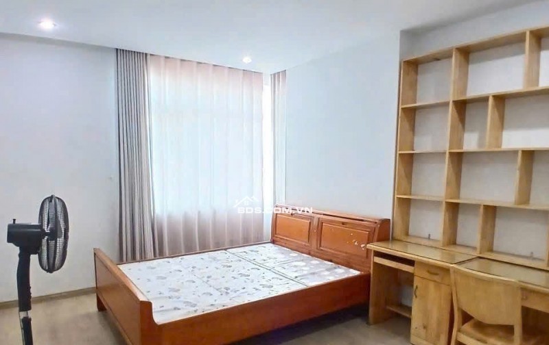 Chung cư Âu Cơ Tower, Âu Cơ, TP: 85m2, 2p ngủ rộng, ban công, 10tr5/th.