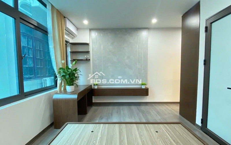 Nhà Đẹp Thang Máy Quan Nhân, Thanh Xuân 30m, 5 tầng, mt 4.6m, giá 7.9 tỷ