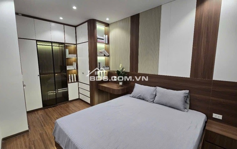Nhà Đẹp Kinh Doanh, Thang Máy, Ngõ Văn Chương, Đống Đa 25m, 5 tầng, mt 4.5m, giá 7.79 tỷ