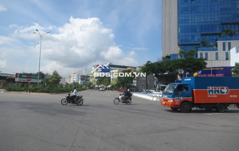 Lô đất mặt tiền ngay vòng xoay cổng sân bay Đà Nẵng -Vị trí vàng kinh doanh và văn phòng