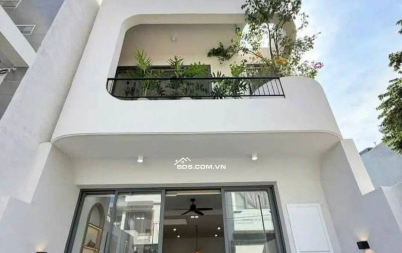 Chủ đi nước ngoài cần bán gấp nhà đường Nguyễn Hữu Trí Bình Chánh