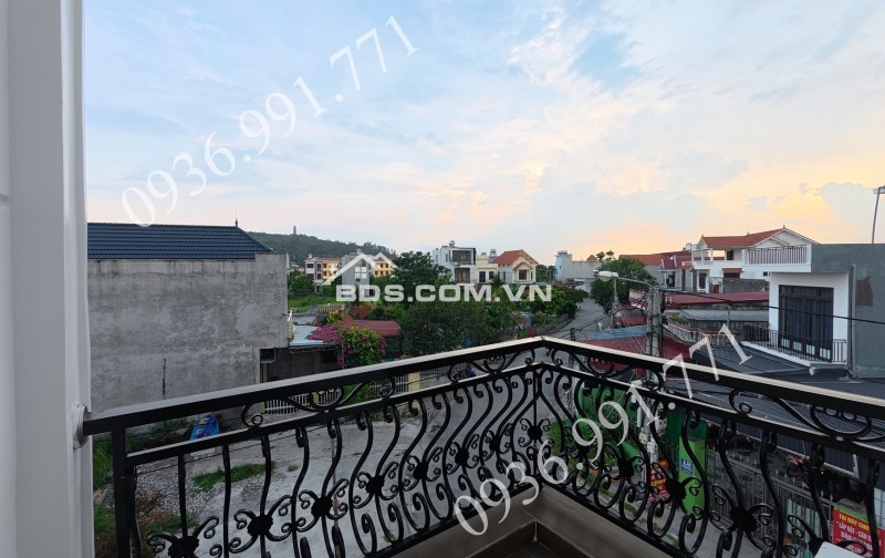BÁN BIỆT THỰ MẶT ĐƯỜNG Q.ĐỒ SƠN GIÁ CHỈ 6.9 TỶ S = 420M2 SỬ DỤNG
