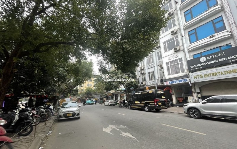 Siêu phẩm Trung Hòa – Cầu Giấy: 68m2, gần Big C, ô tô vào nhà – Mức giá không tưởng chỉ nhỉnh chục tỷ