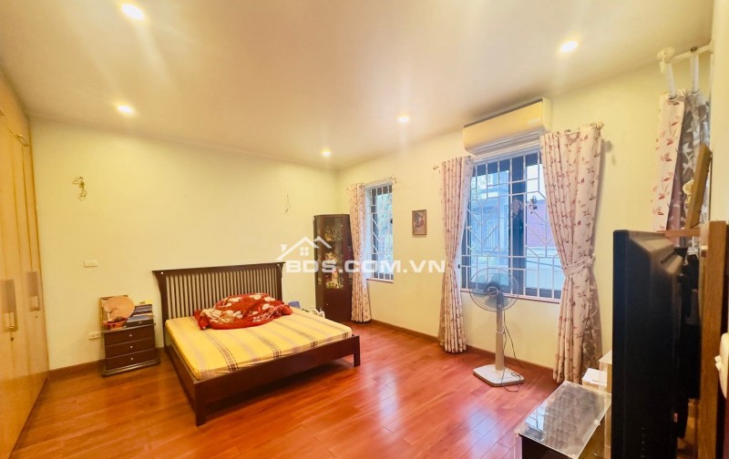 Nhà Đẹp Ô TÔ Chạy Vòng Quanh Lạc Trung, Hai Bà Trưng 87m, 4 tầng, mt 8m, giá 28.7 tỷ