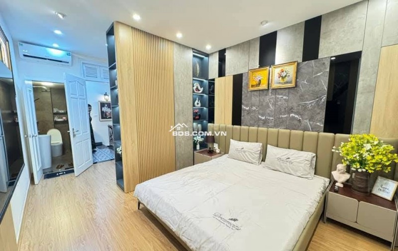 Nhà Đẹp Gần Đường Ô TÔ Tân Mai, Hoàng Mai 35m, 5 tầng, mt 3.7m, giá 10 tỷ