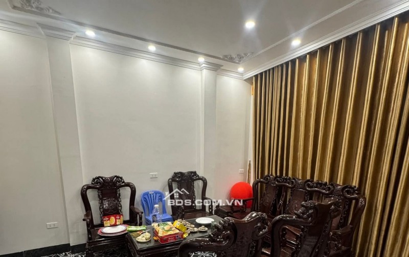 Nhà Đẹp Mặt Phố Kinh Doanh Tây Sơn, Đống Đa 35/40m, 8 tầng, mt 5,2m, giá 28.2 tỷ